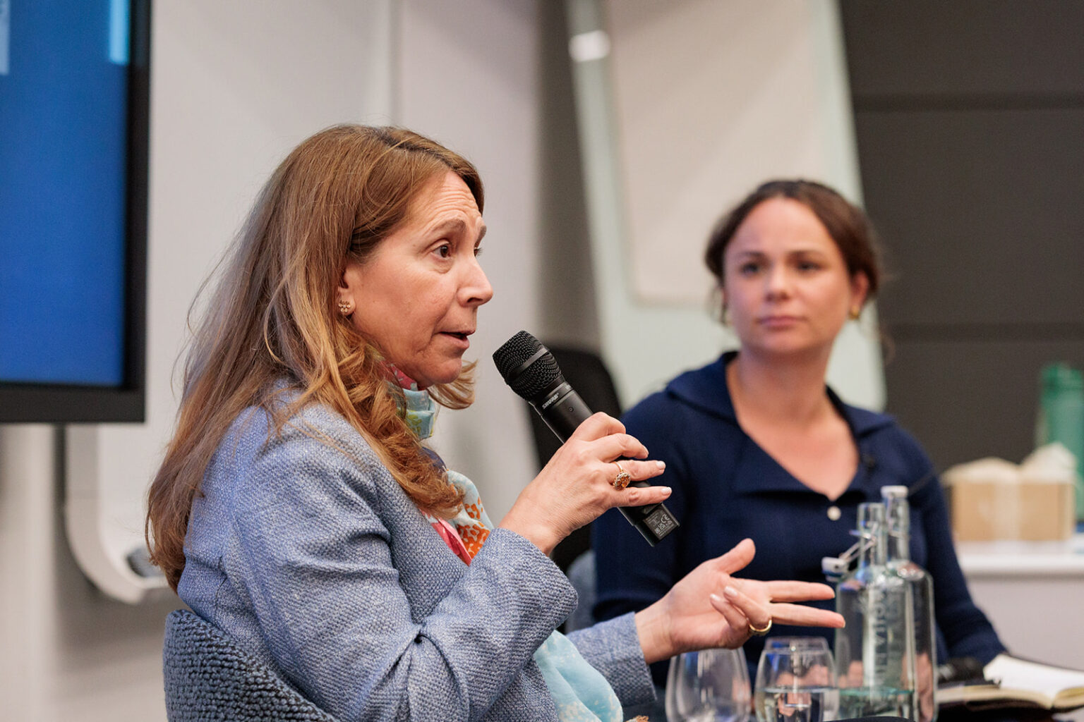 Leadership in a Changing World: Roula Khalaf as the First Female Editor ...